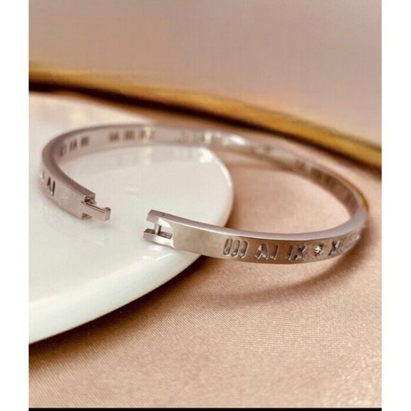 White Gold Roman Numeral Bangle Bracelet Cubic Zirconia Stackable womens jewelry - Picture 7 of 9